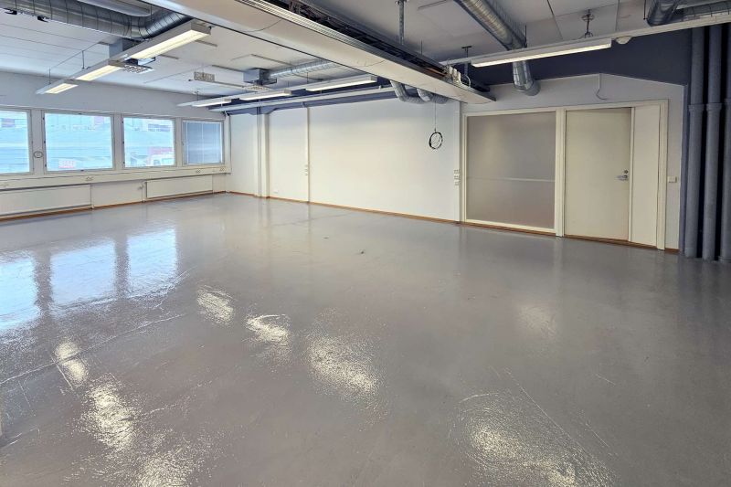 Toimisto- ja varastotila 298 m², 1. krs