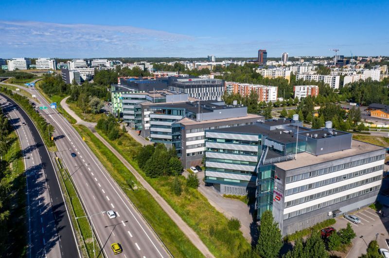 Leppävaaran lähistöllä sijaitsevan tasokkaan Polaris Business Parkin 2. kerroksen 246 m² moderni toimisto.