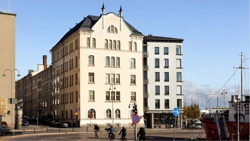 Moderni 275 m² toimisto Helsingin merellisessä ydinkeskustassa Aleksanterinkadun päässä.