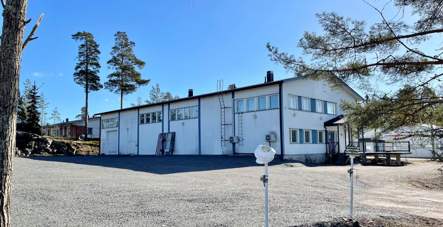 Toimisto- ja hallitilaa lastauslaiturilla