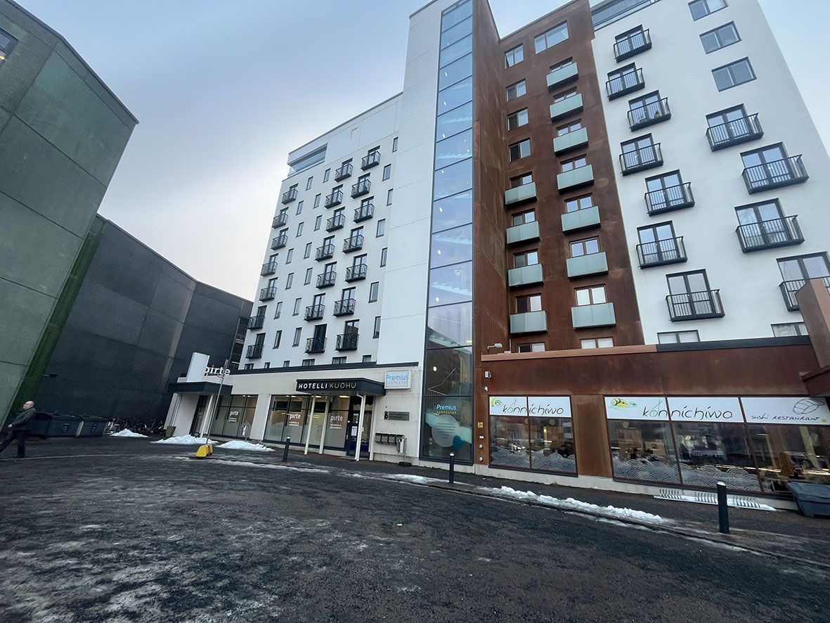 Vuokrataan noin 205,5 m2 liikehuoneisto Kangasalan keskustasta.Vuonna 2019 valmistunut asuin-, hotelli- ja liiketilarakennus. Tilat ovat nyt lääkäriaseman käytössä ja soveltuvat vastaanottokäyttöön. Tarvittaessa voidaan neuvotella tilojen muustakin käytöstä ja muutostöistä tarpeiden mukaisesti, ...